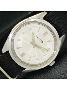 Vintage 1985 Citizen Automatic Mens Silver Watch W/daydate & Silver accents